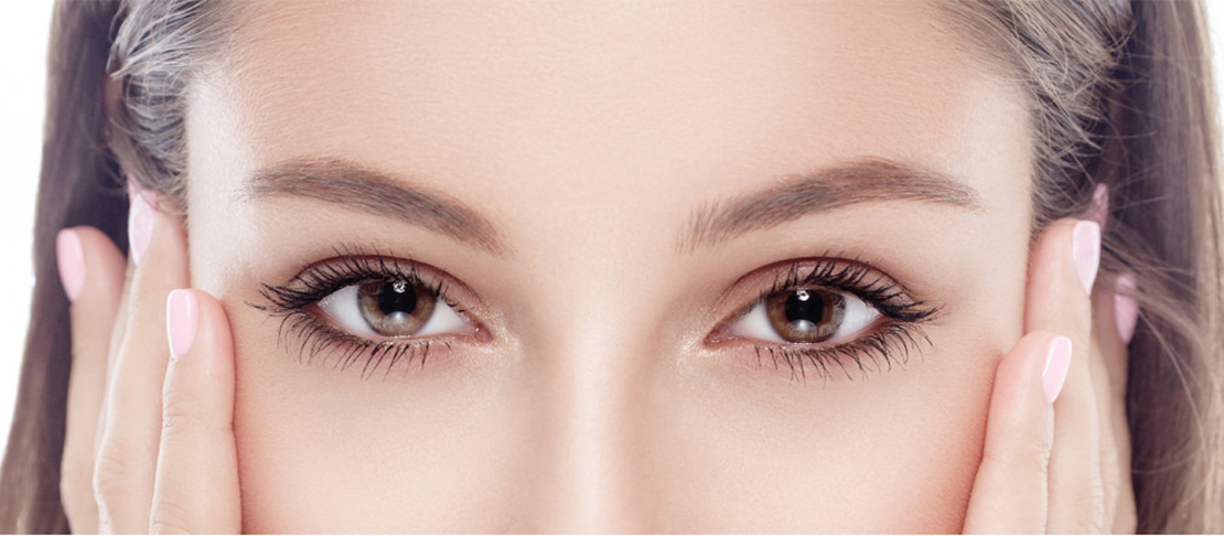 Trucco per gli occhi all’insù