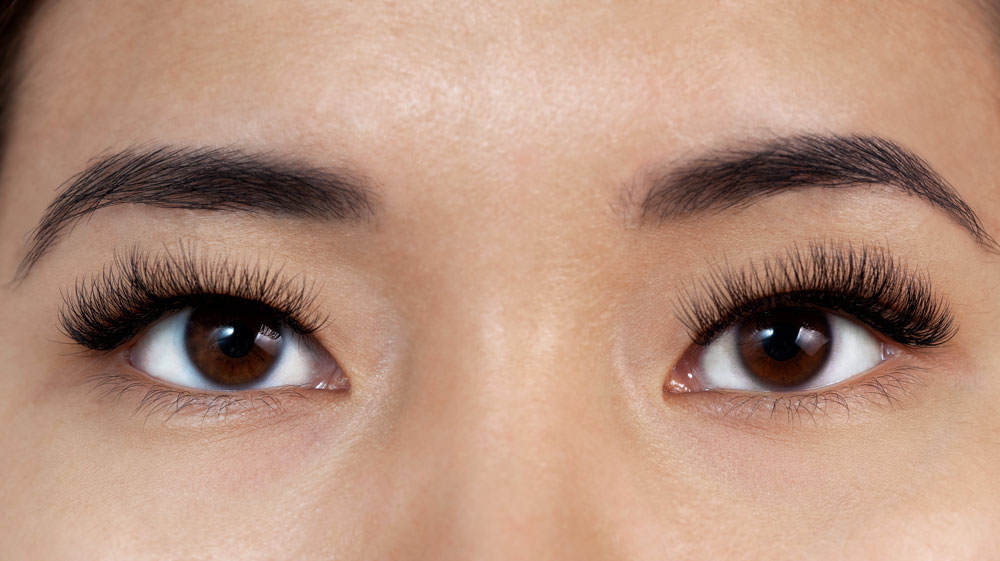 occhi incappucciati makeup