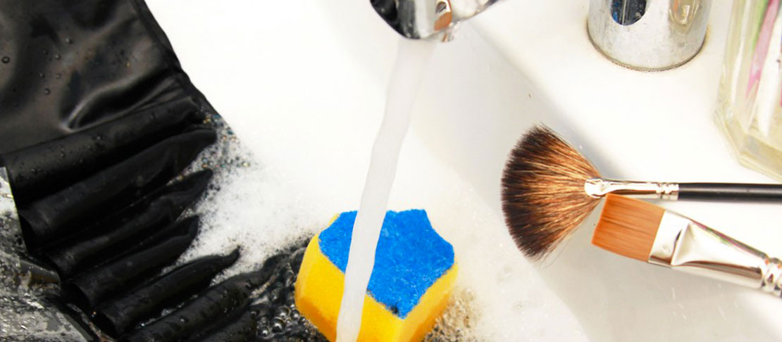 Come pulire i pennelli da trucco