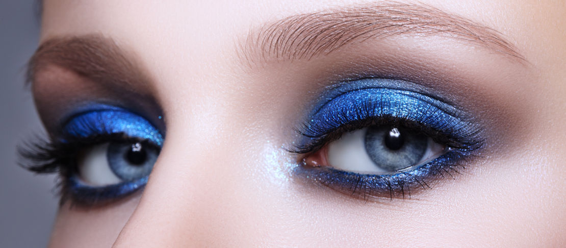 Washed denim makeup, la nuova tendenza beauty 2023